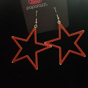 Your going to love this star earring brand new